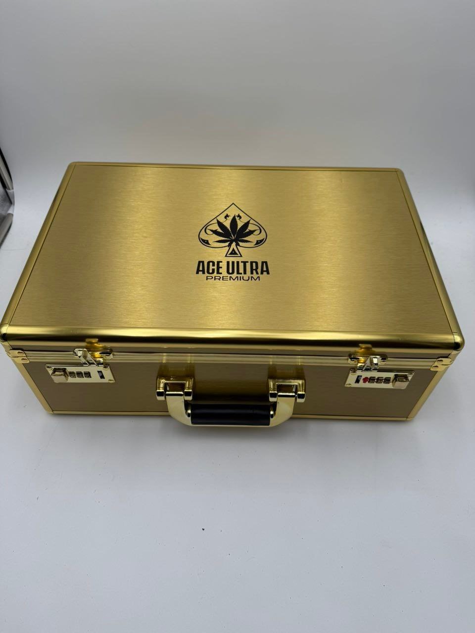 Ace Ultra Disposable Gold Edition